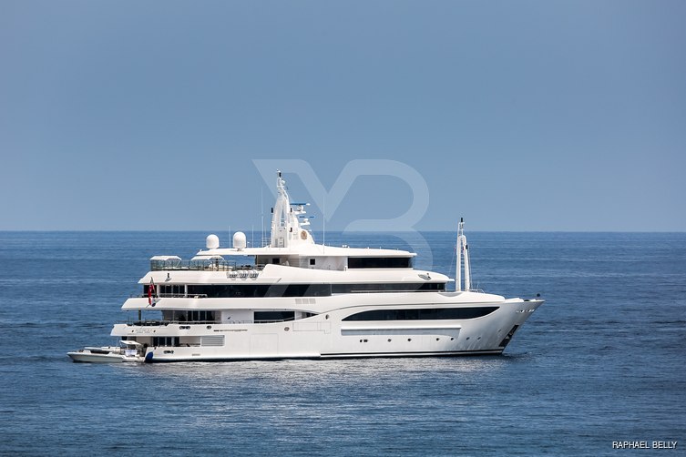 Tacanuyaso M S yacht exterior 3