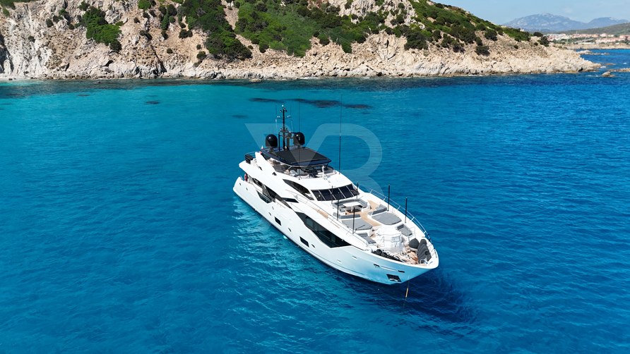 Survivor 2 yacht exterior 2