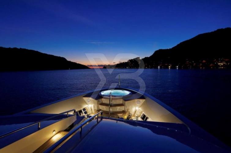 Amara yacht exterior 3