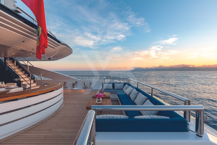 Starlust yacht exterior 27