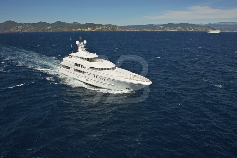 Bella Vita yacht exterior 6