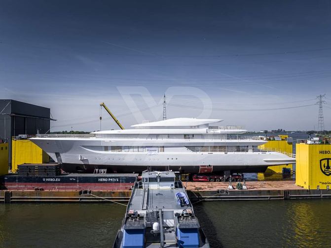 Feadship 827 yacht exterior 12