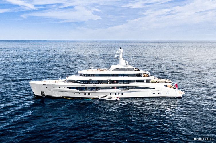 Energy yacht exterior 11