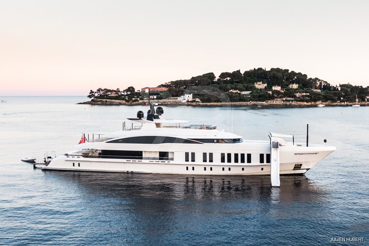 Samurai yacht exterior 8