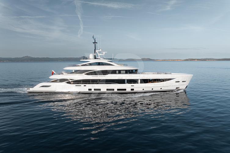 Asani yacht exterior 2