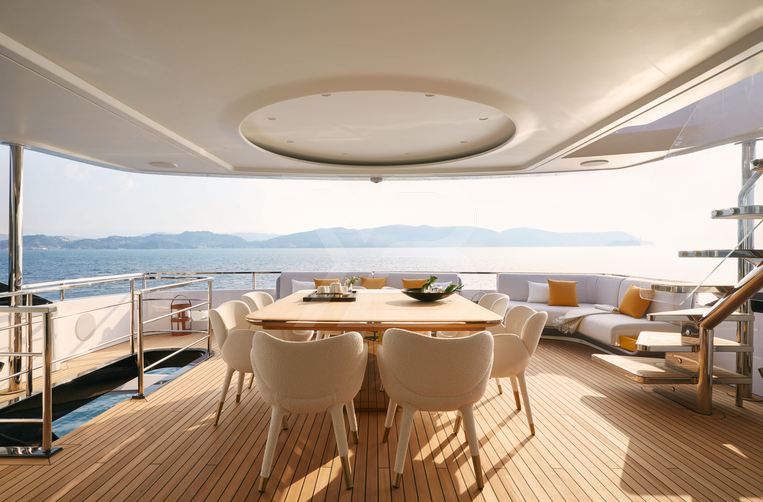 Tanelorn yacht exterior 89