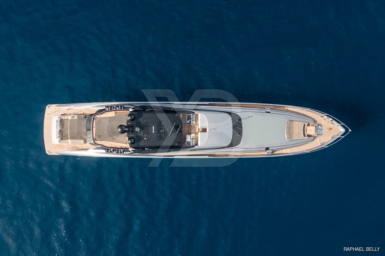 Five yacht interior 21