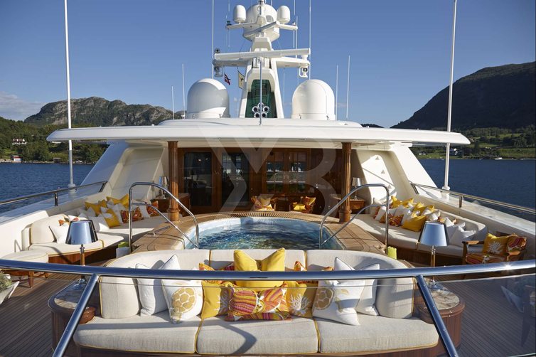 Sea Owl yacht exterior 30