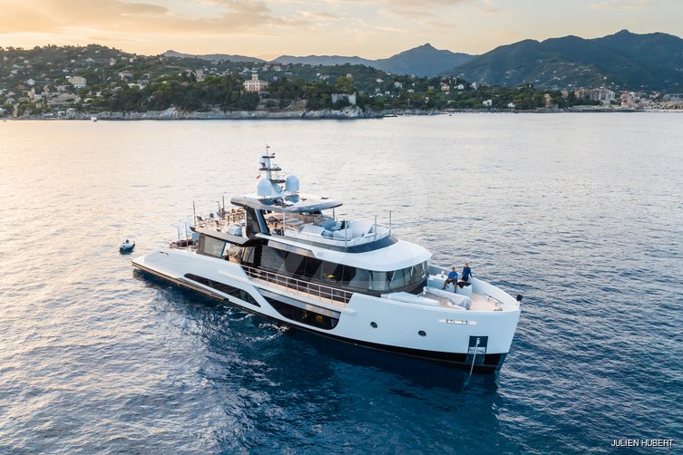 H2O yacht exterior 4