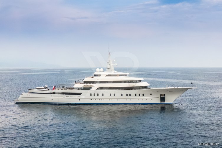 Victorious yacht exterior 23