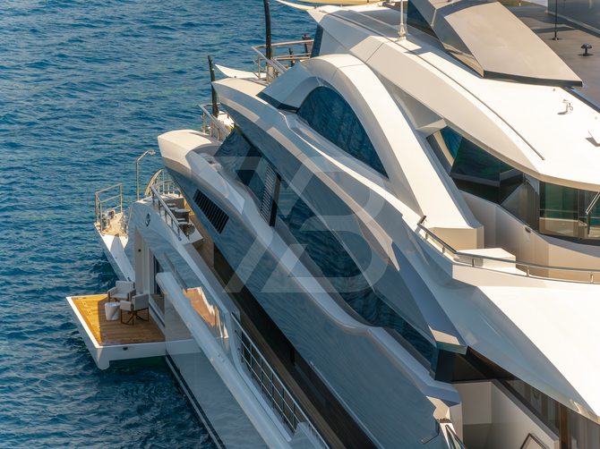 Al Reem yacht exterior 7