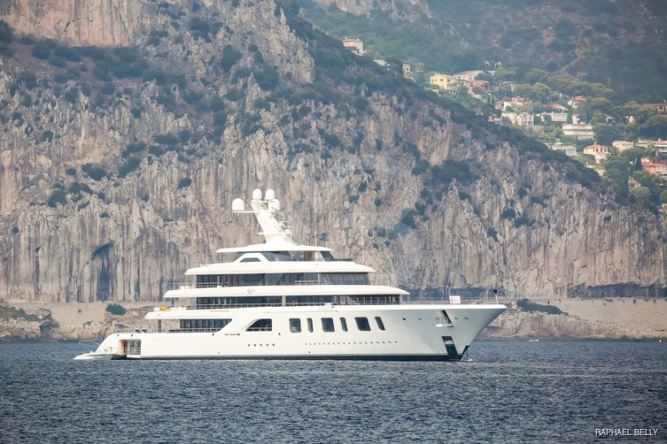 Aquarius yacht exterior 19