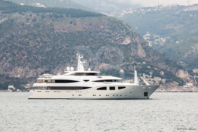 Maraya yacht exterior 12