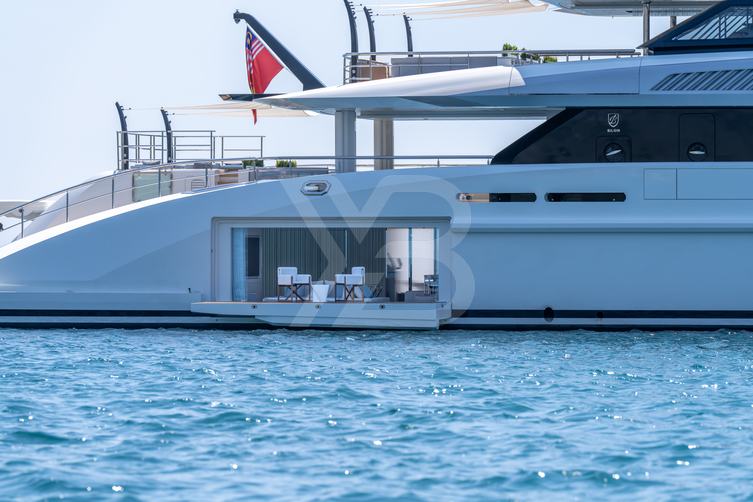 Al Reem yacht exterior 11