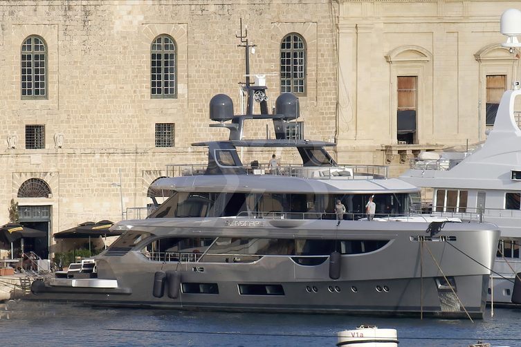 Seascape yacht exterior 2