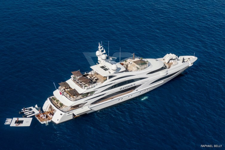 Illusion V yacht exterior 7