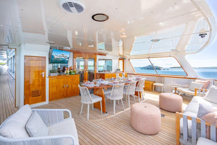 Calypso yacht exterior 8