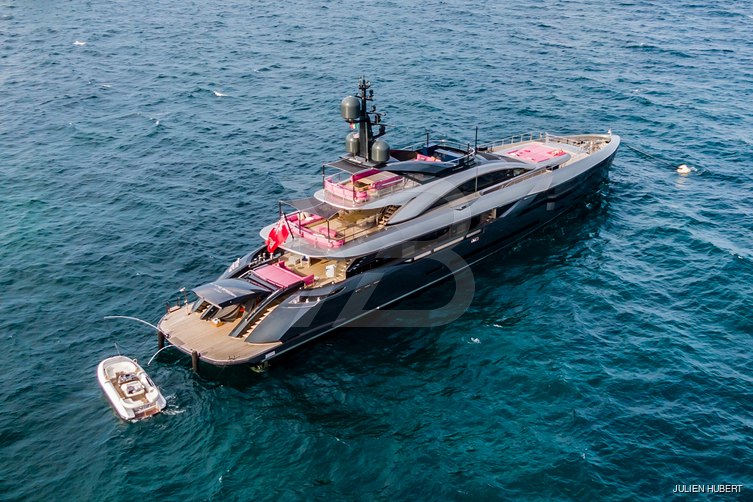 Flying Dagger yacht exterior 7