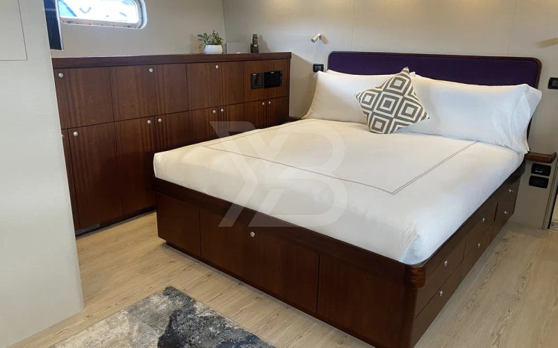 Iceberg yacht interior 31