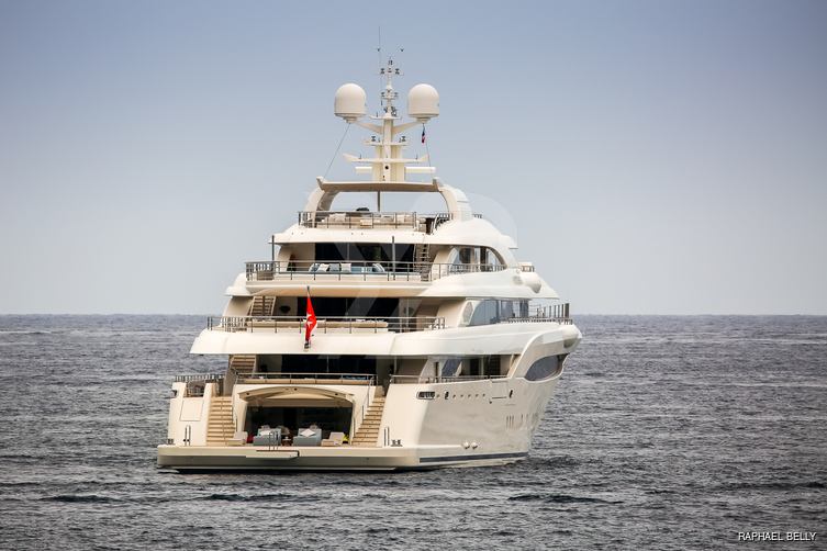 O'Ptasia yacht exterior 6