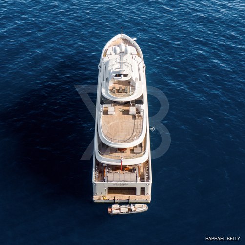 Global yacht exterior 27