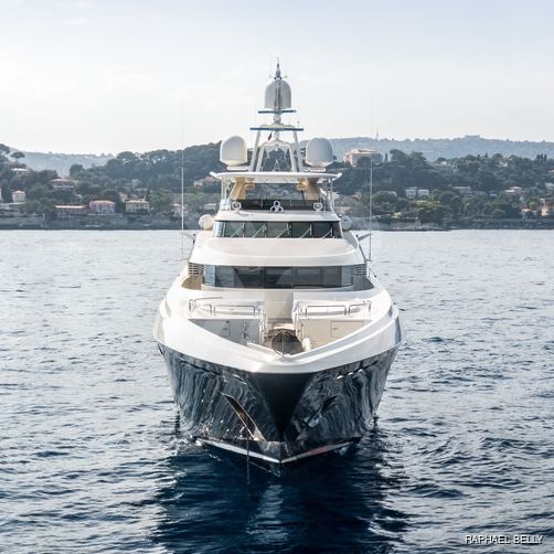 Renegade yacht exterior 10