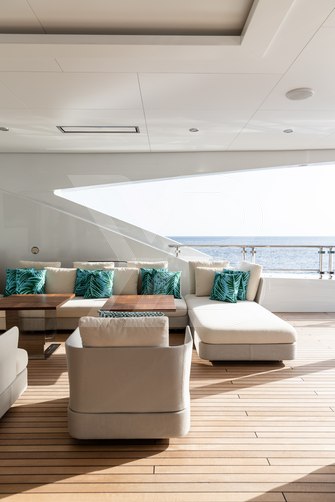 Artisan yacht interior 77