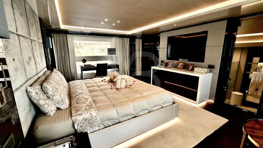 Survivor 2 yacht interior 14
