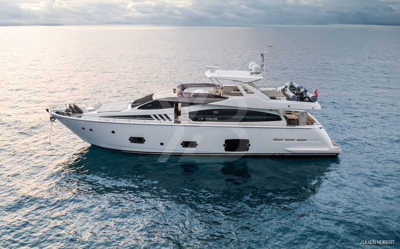 Juniper II yacht exterior 2