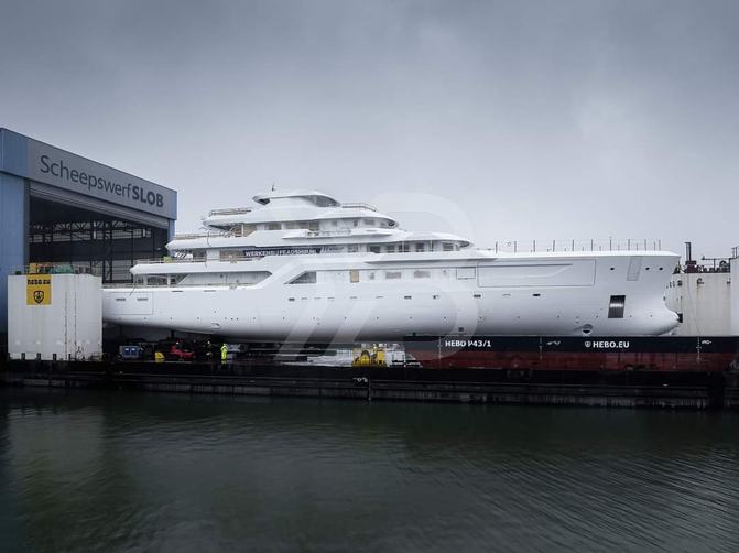 Valor yacht exterior 17