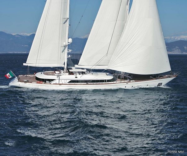 Rosehearty yacht exterior 2