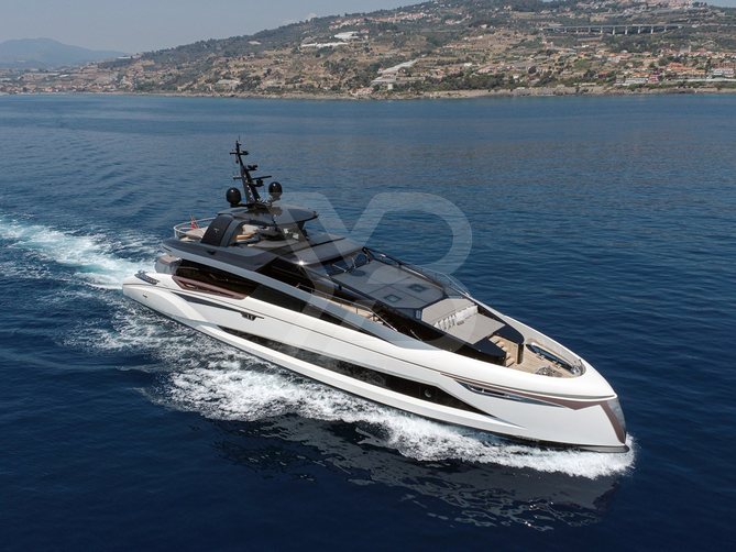 Falcon Eye yacht exterior 2