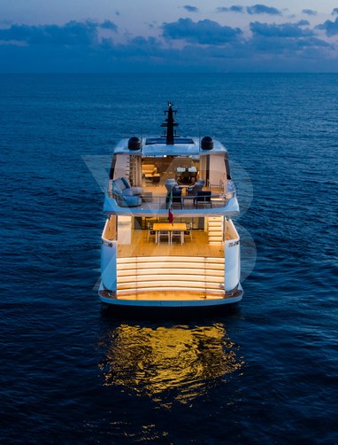 Zout yacht exterior 3