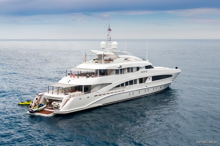 Daisy D yacht exterior 10