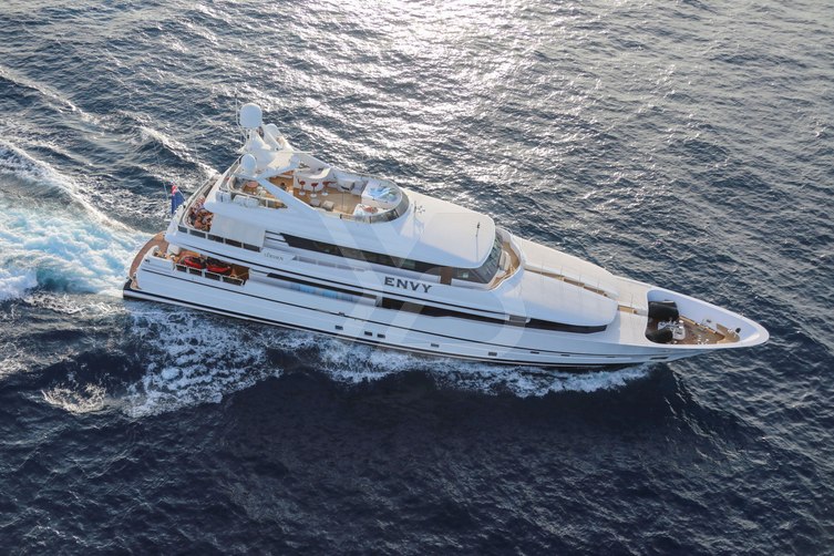 Envy yacht exterior 3