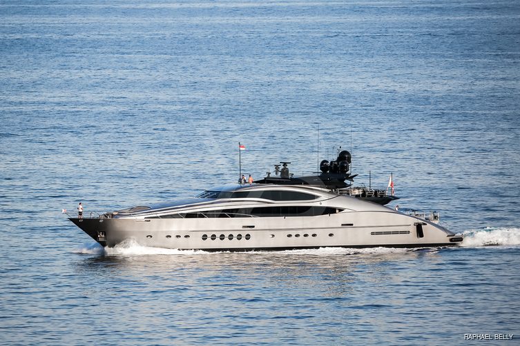 Five yacht exterior 18