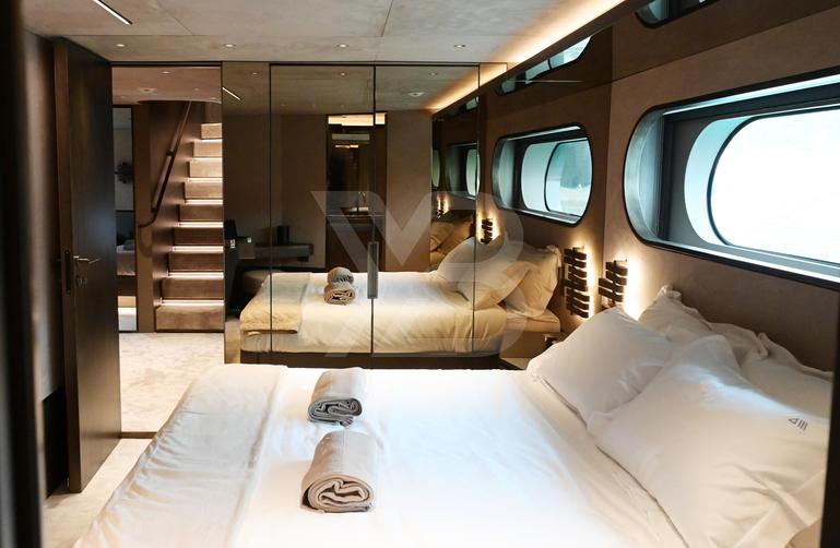 Alma III yacht interior 17