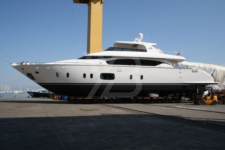 Efficient Propulsion yacht exterior 2