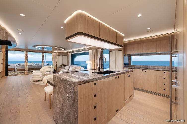 HORIZON FD80 /15 Yacht - 81ft Horizon 2025 | YachtBuyer