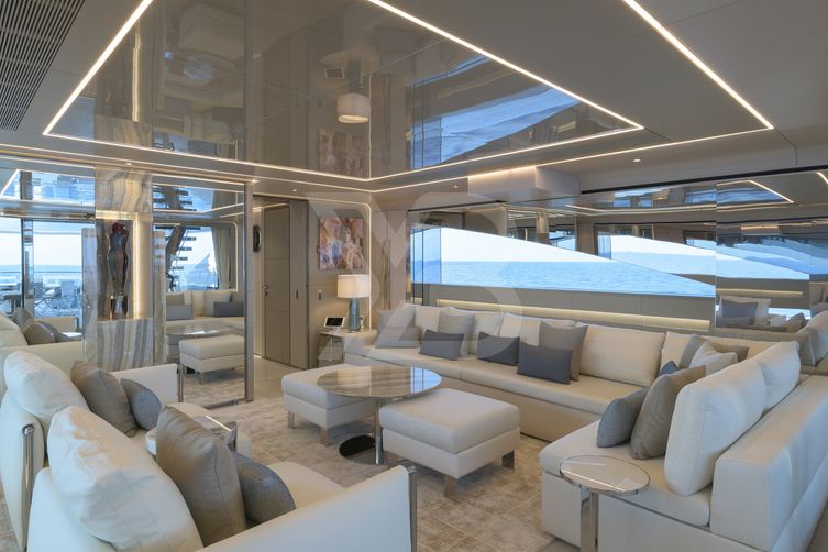 EIV yacht interior 14