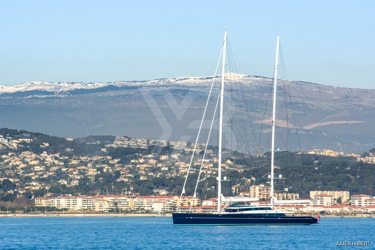 AQuiJo yacht exterior 13