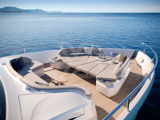 Lumi yacht exterior 3