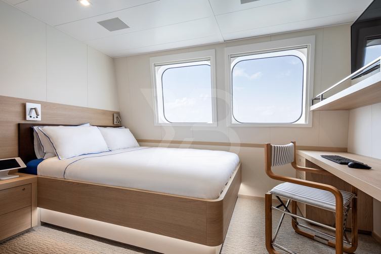 Hodor yacht interior 11