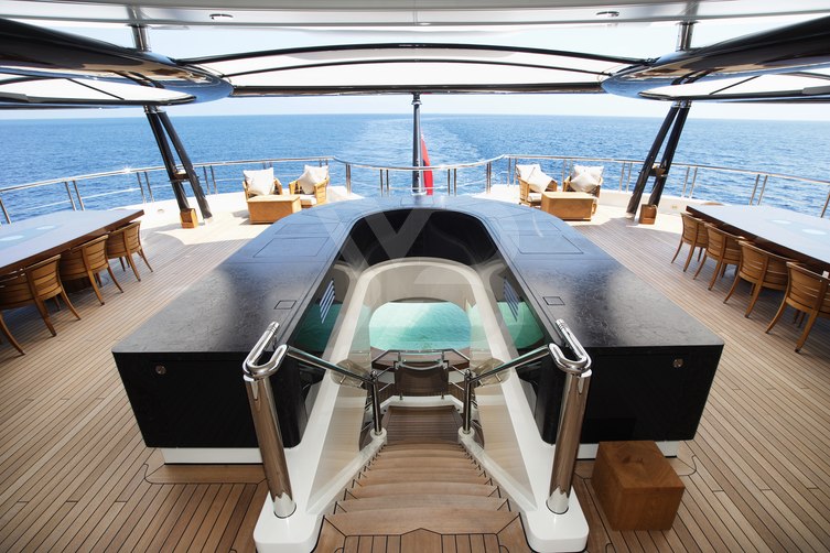 AV yacht exterior 17