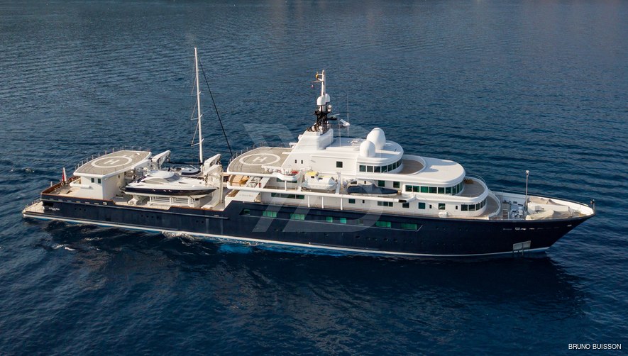 Le Grand Bleu yacht exterior 14