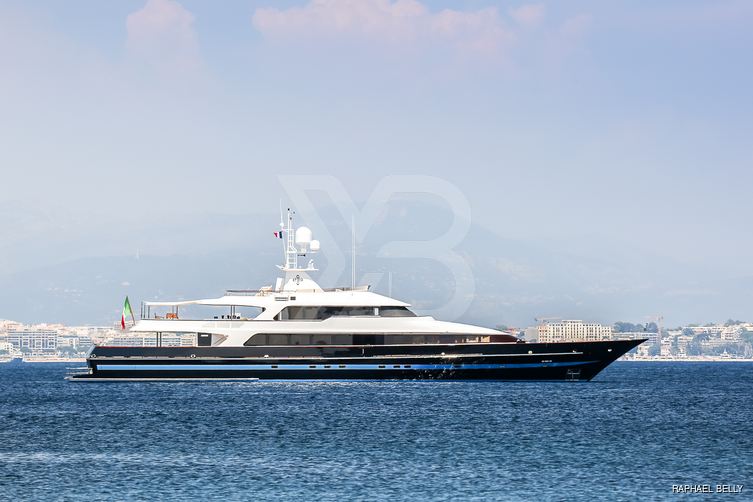 T.M. Blue One yacht exterior 8