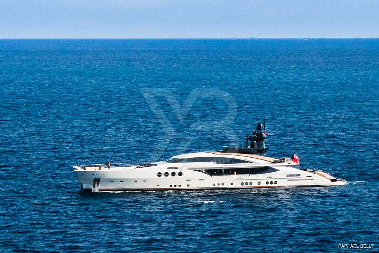 Lady M yacht exterior 11