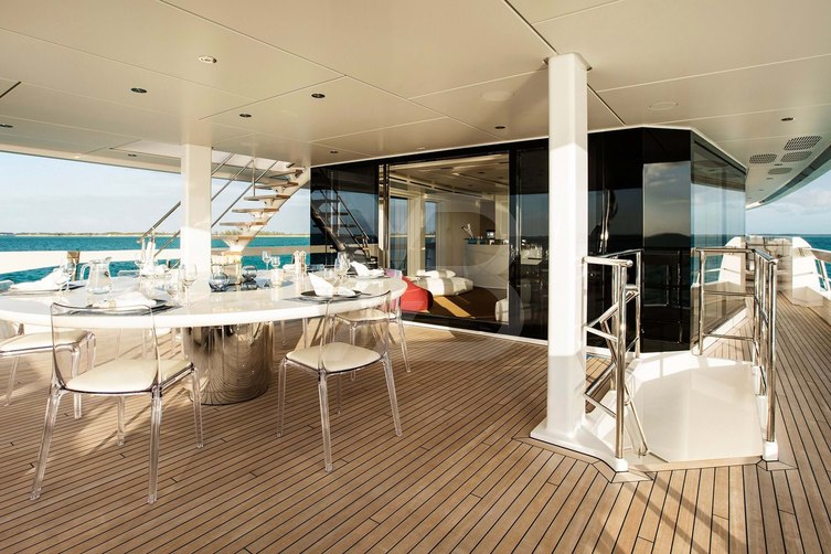 Home yacht exterior 7