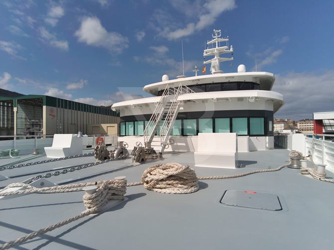 Wayfinder yacht exterior 4