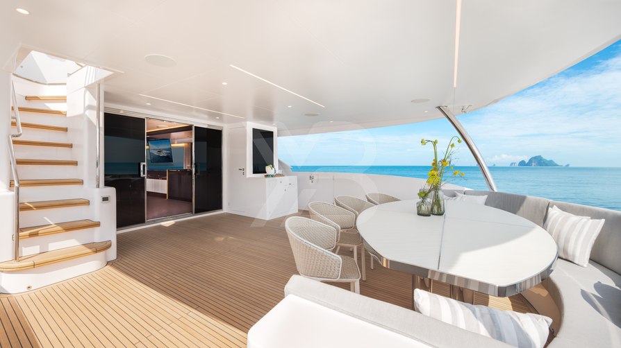 Vin Xan yacht interior 5